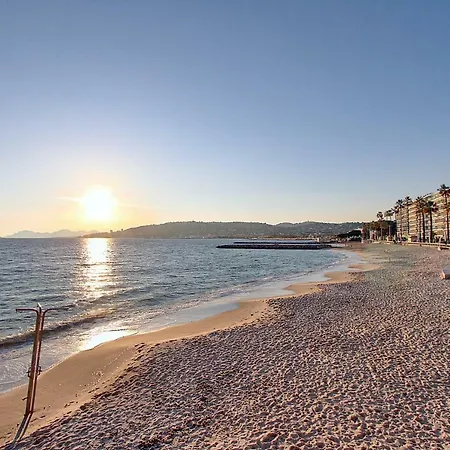 T2 Bord De Climatise Juan-les-Pins