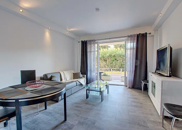 Apartment T2 Bord De Climatise Juan-les-Pins